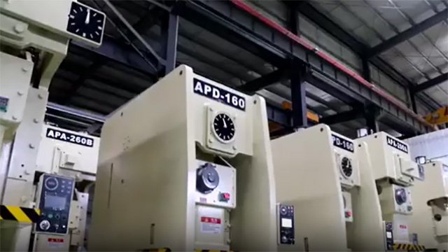 Штамповочные прессы для металла с производительностью 160 тонн модель APD-160 